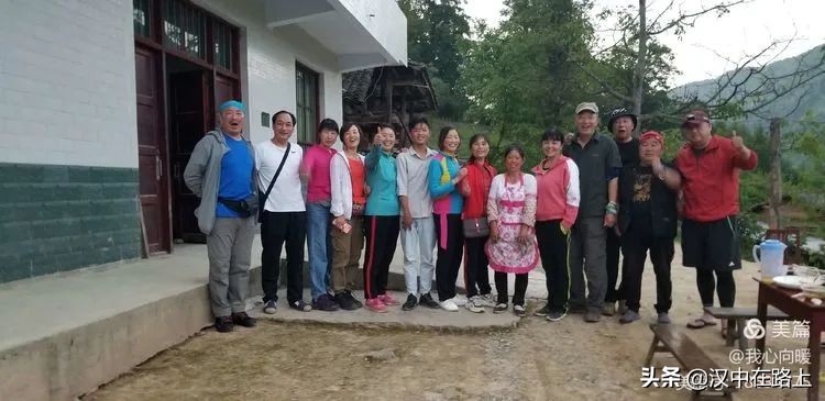 汉中圈子崖天坑,汉中镇巴圈子崖天坑旅游攻略