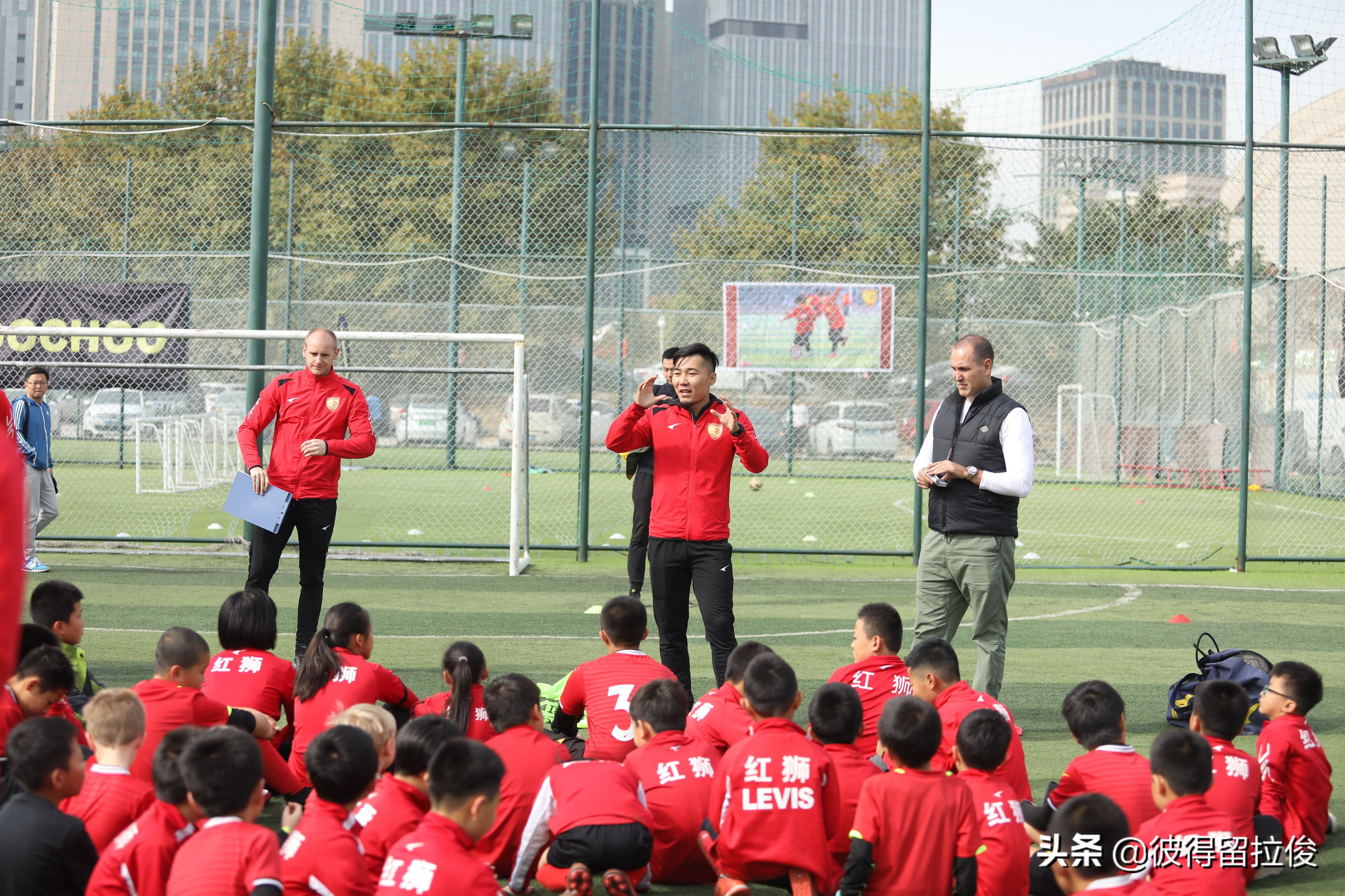 谁是球王！青岛红狮ZOOCHOO足球技能测试火热开启