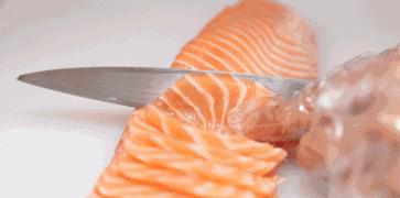 徐州张柏芝一秒到日本?其实正在吃日料,和服免费穿,过足cos瘾