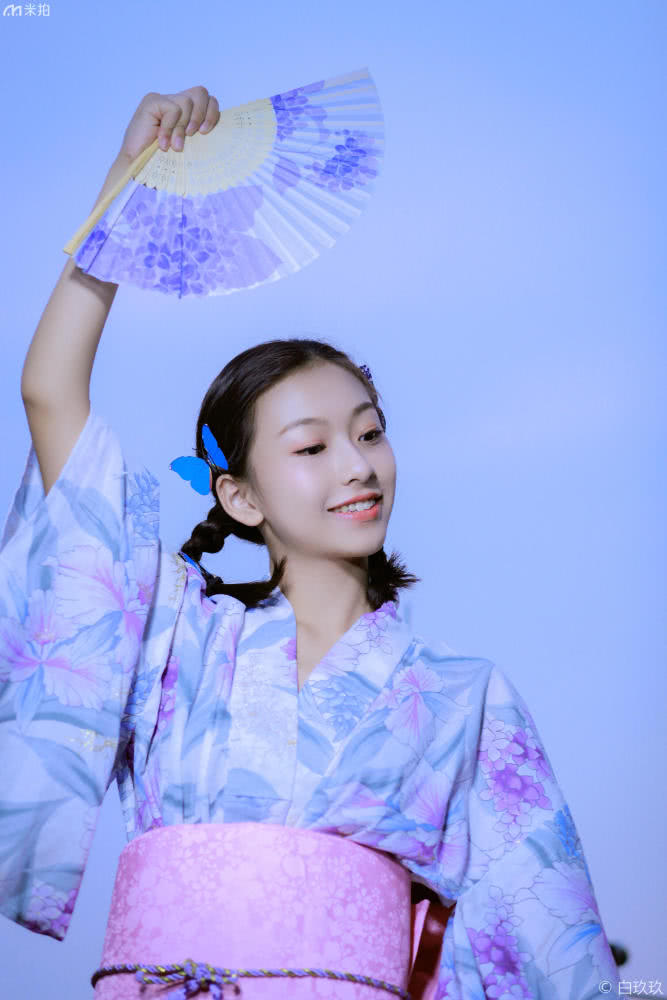 白色和服摄影作品,拍照日本和服少女逆光