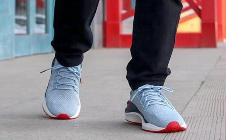 小米最新款运动鞋,小米新款防泼水运动鞋