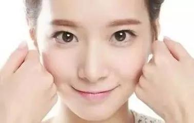 怎么让鼻子不出油,鼻子出油小妙招学生党