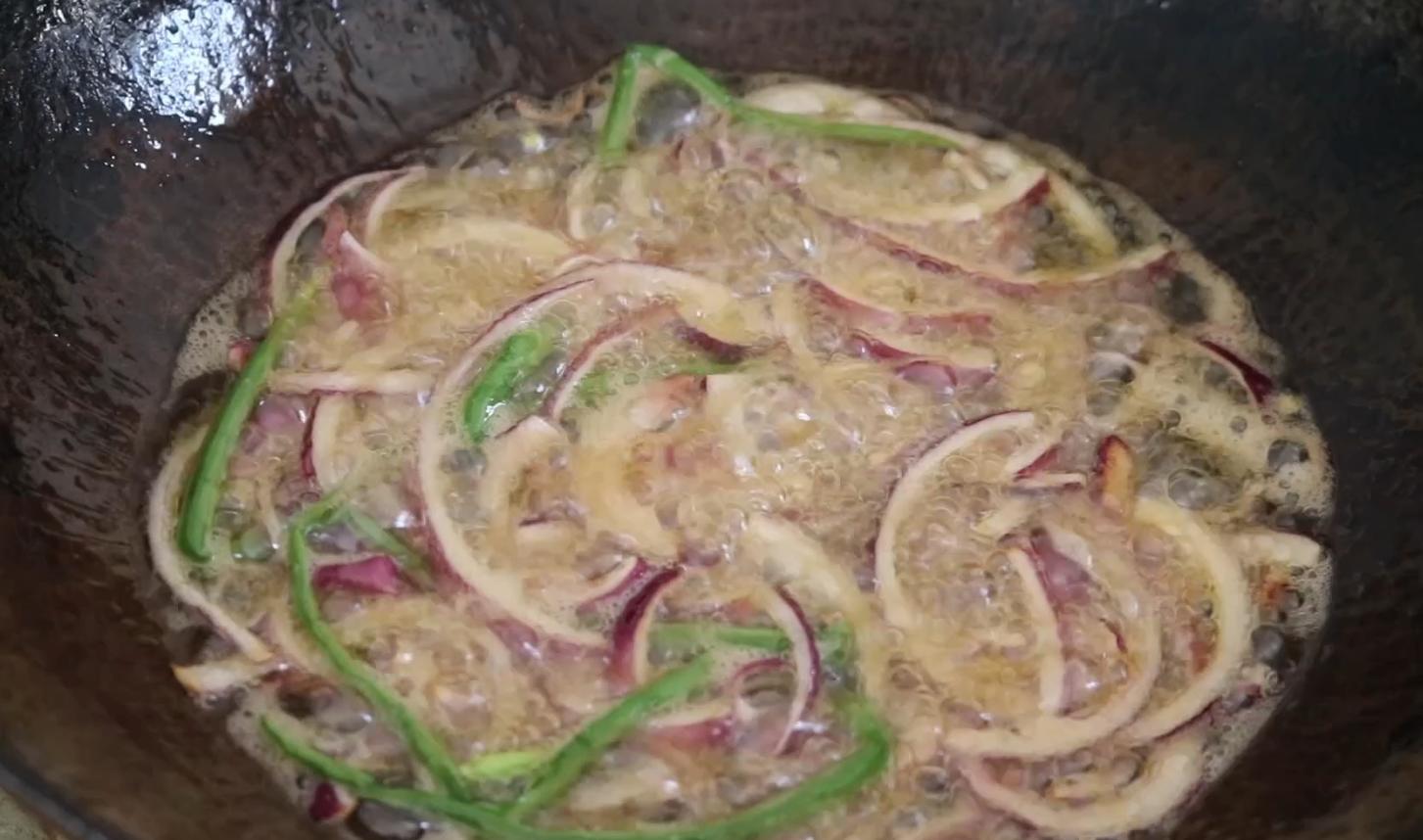 炸过的油怎么处理小妙招,炸过东西的油怎么把它弄干净