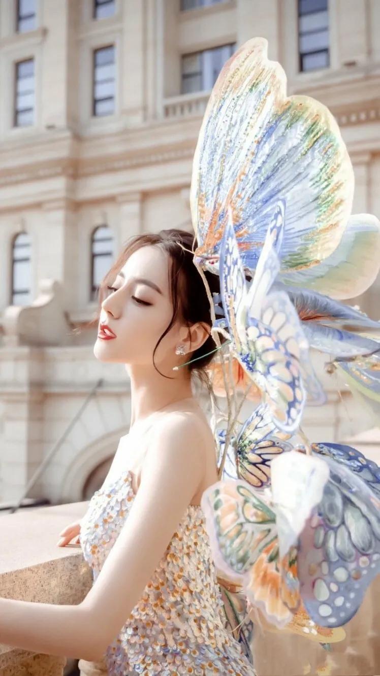 可爱又萌的迪丽热巴,高颜值身材好的迪丽热巴