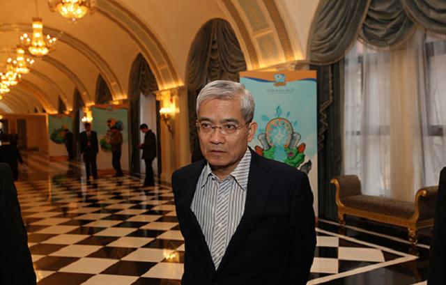 *咸平郎**：从“郎监管”到“江左霉郎”，一个经济学家的走红与坠落