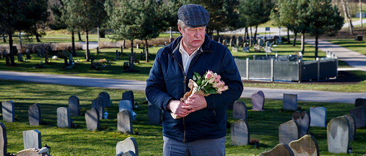 这个老头“一心想自杀”却能治愈每个丧气的人