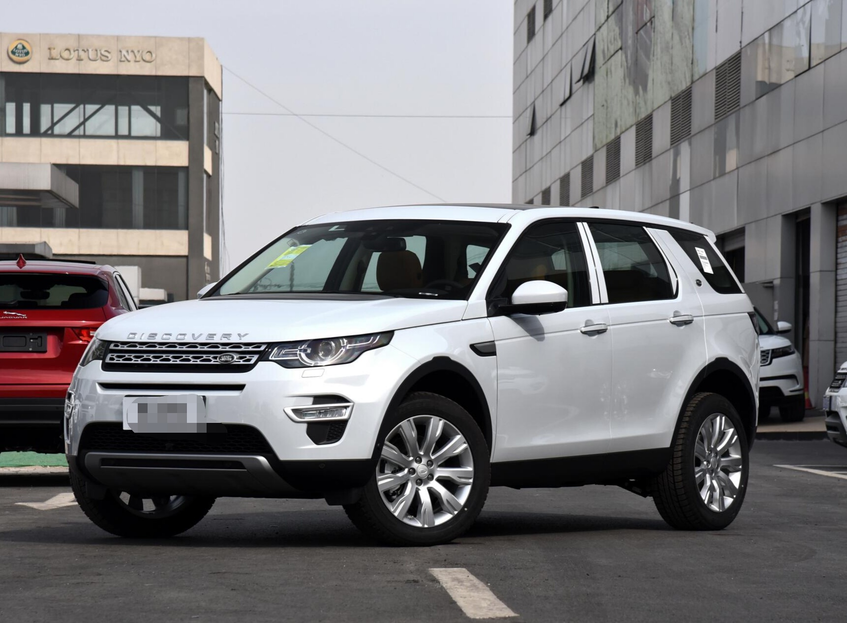 发现神行和x3哪个好,路虎发现神行2.0t柴油什么价