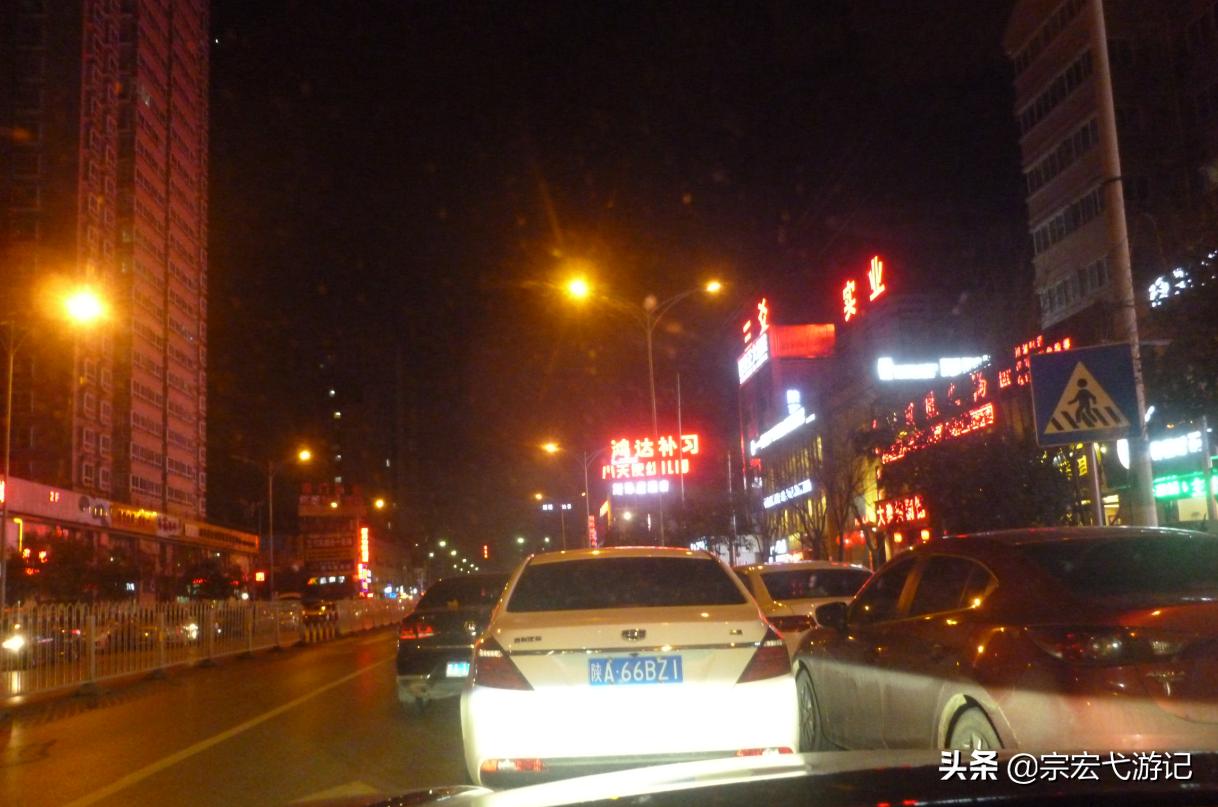 大雁塔拍视频突然灭灯,大雁塔掉的灯