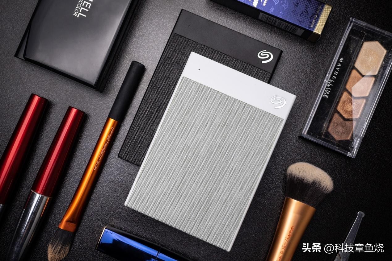 西数移动硬盘5t和希捷5t哪个好,希捷移动硬盘新款和老款