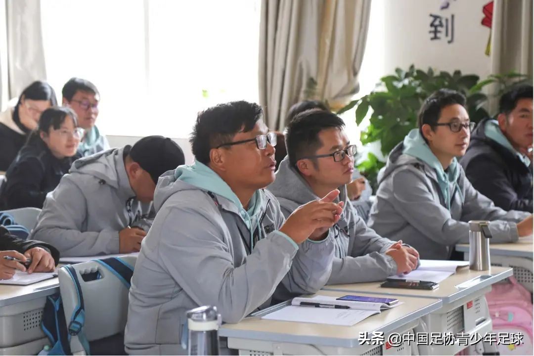 中国足协女足进校园系列公益活动走进云南宣威