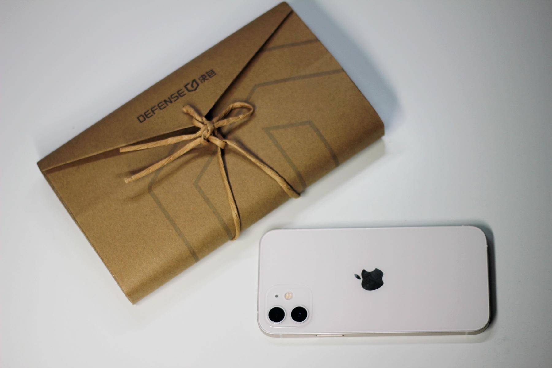 iphone12怎么挑选手机壳,iphone12套上透明手机壳是什么样