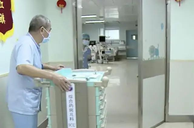 三岁小孩高烧过后全身红点点,3岁宝宝高烧39.5度不退脚冰凉