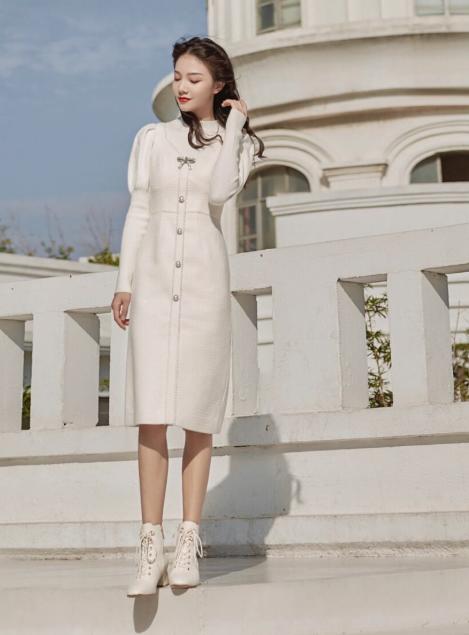 百搭神器马丁靴不只显高还显瘦,马丁靴穿不出气质