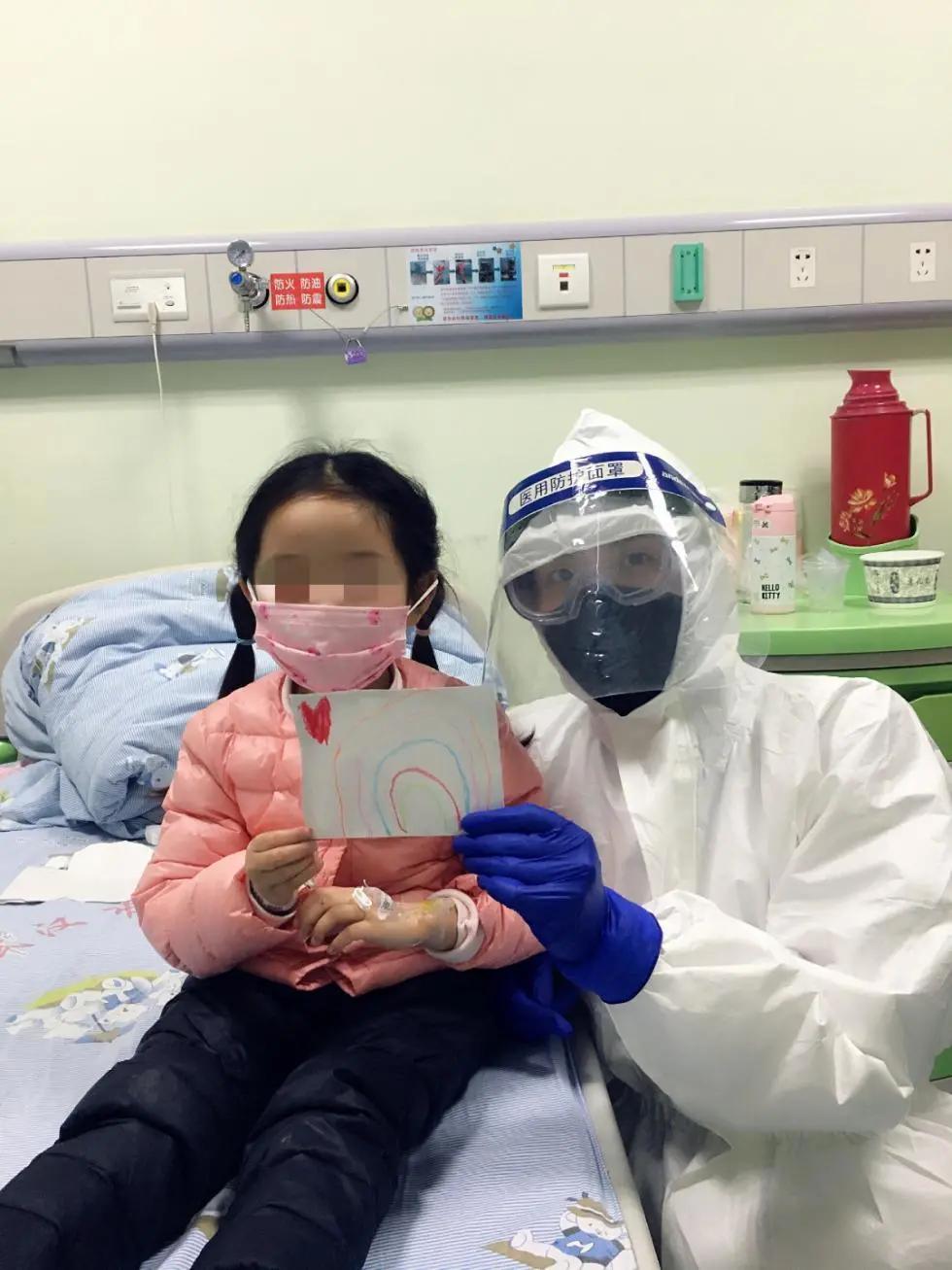 医院监控拍下的惊魂视频,医院监控下惊心动魄的一幕