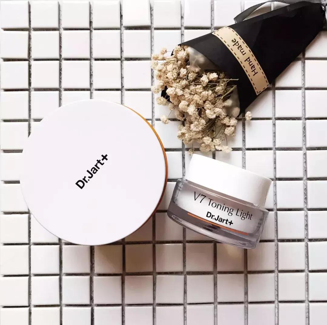 恭喜,看完文章,你也可以成为素颜女神