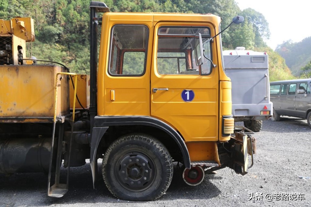 斯太尔血脉超级少见的黄河牌JN3261公铁两用卡车