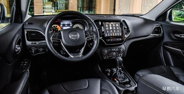 新车比汉兰达还帅的车型,大七座四驱车长5米比汉兰达大气