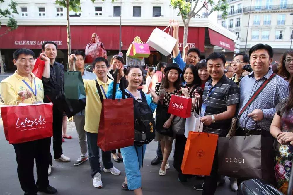 我们只坑中国人,他们人傻钱多”,卖本国人300,卖中国人10000