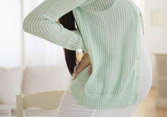 新妈妈产后便秘怎么办,产后妈妈漏尿是什么原因造成