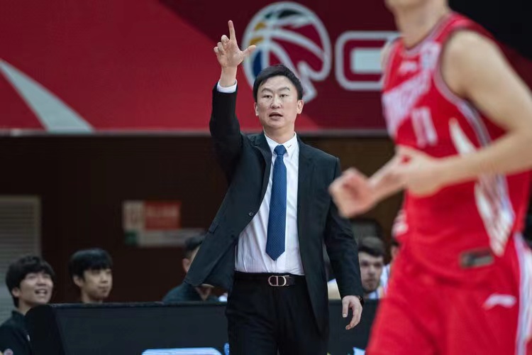 36+12掀翻青岛队！吴前不负MVP称号，郭艾伦和辽宁队危险了