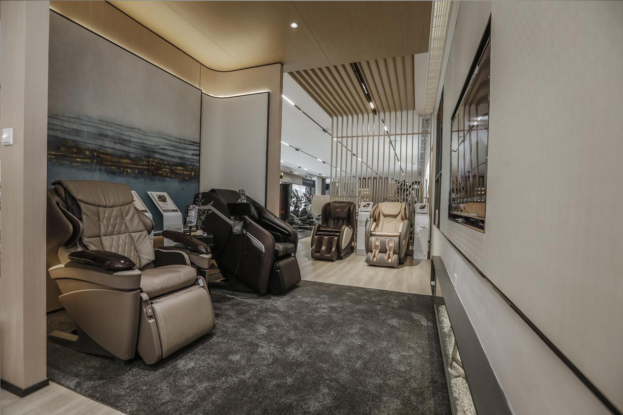 时尚健身健康生活成都首家具有网红气质的健身器材连锁店今日开业