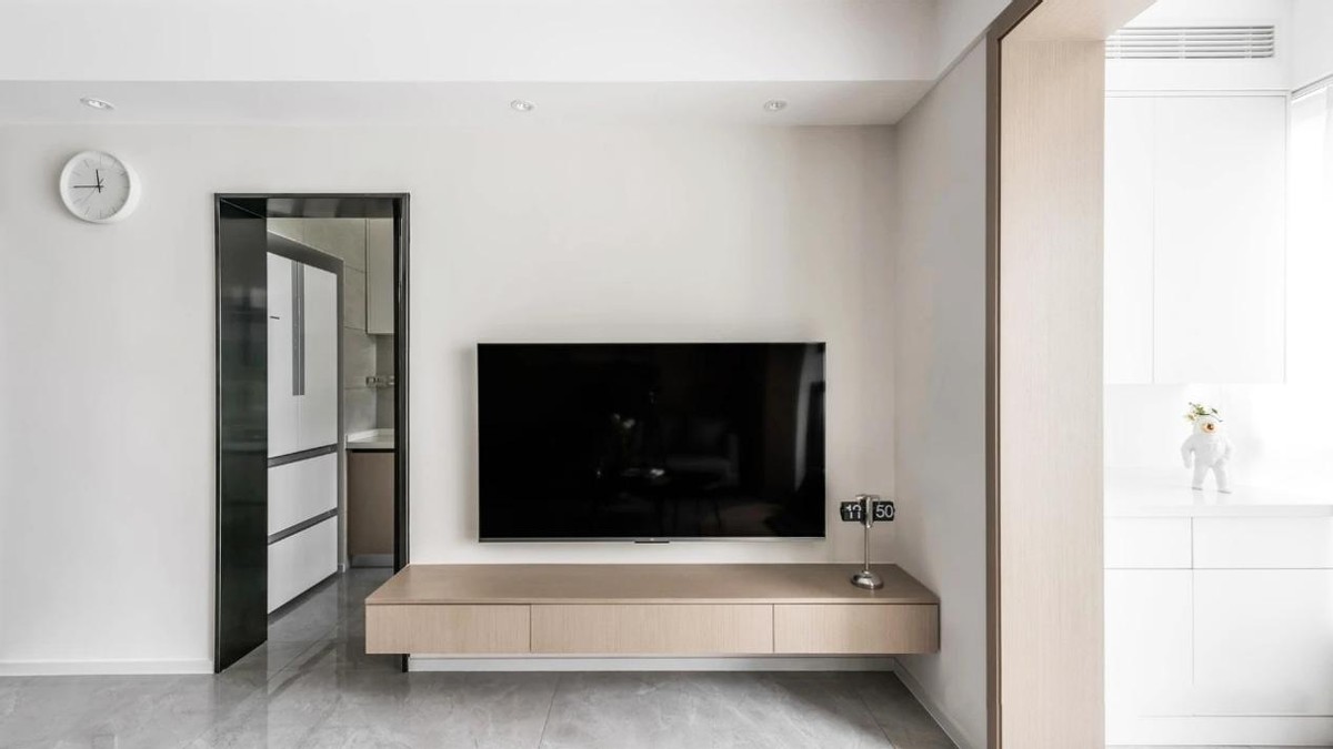 别做占位置的落地柜了，打柜子记得悬空70cm，清爽干净又显空间大