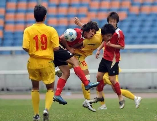 职业联赛伤人动作会怎么处理,职业赛场恶意犯规触犯法律