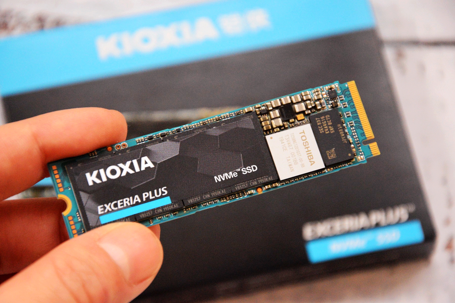 铠侠nvmem.2固态硬盘推荐,镁光2200固态对比铠侠rd10