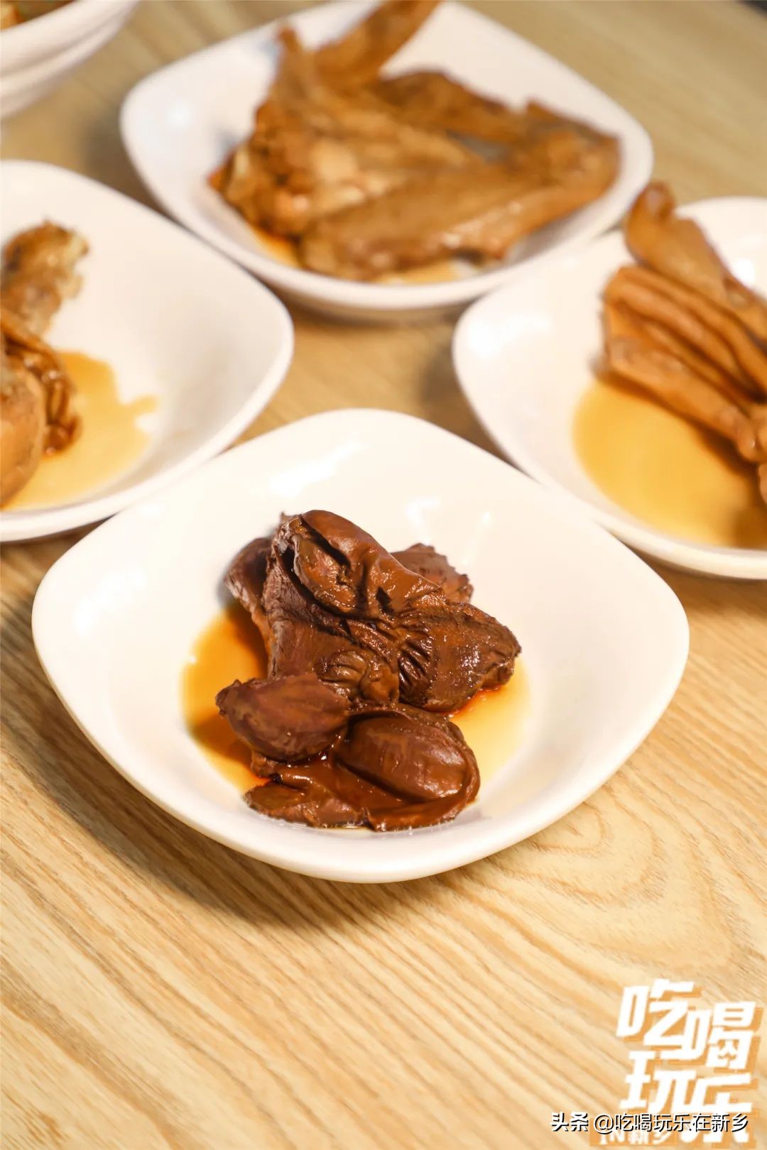 够狠！配料无限加！10余种卤味儿！新乡臭哥儿螺蛳粉拯救你