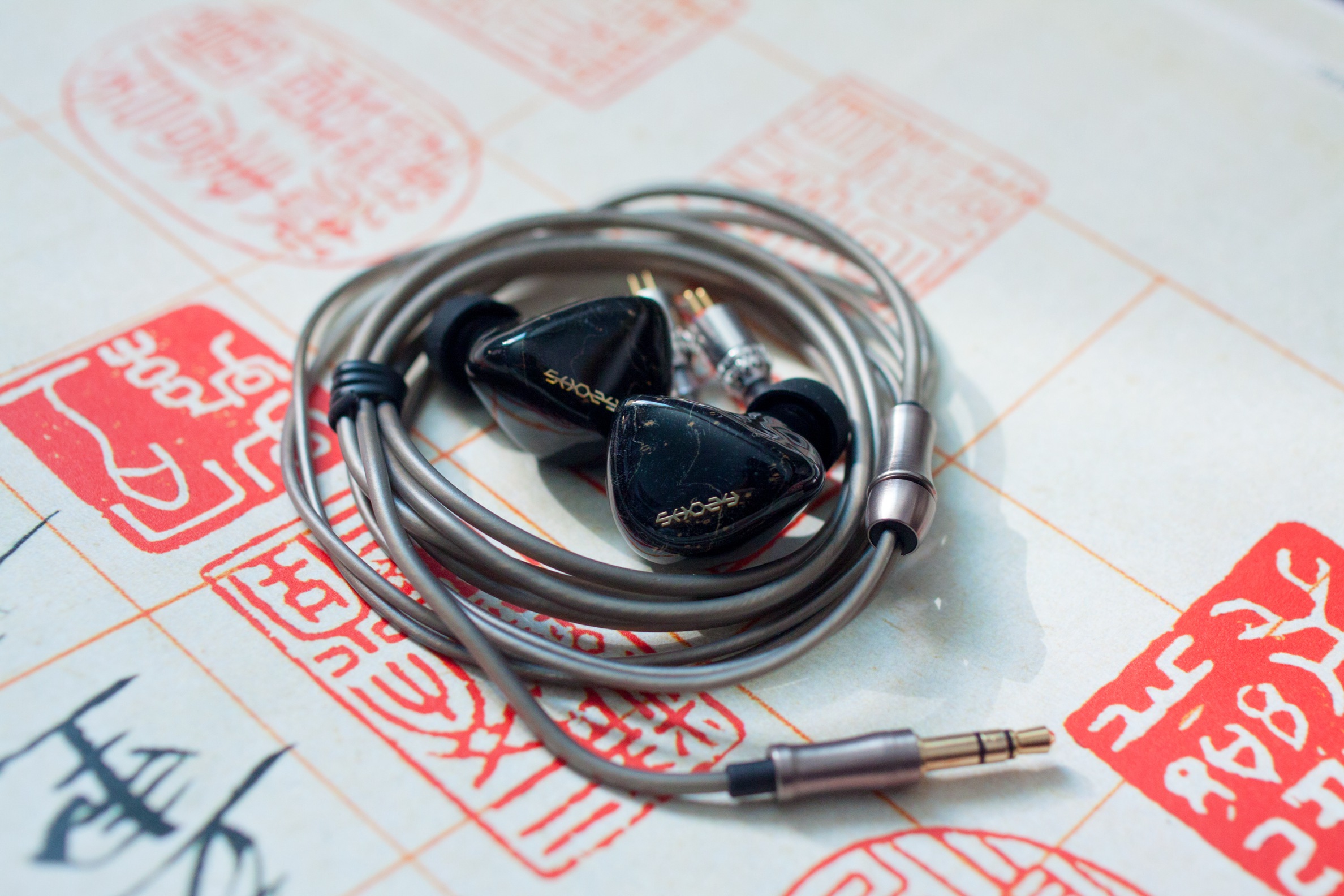 性价比最高的圈铁和动铁耳机,森韵耳机1.4