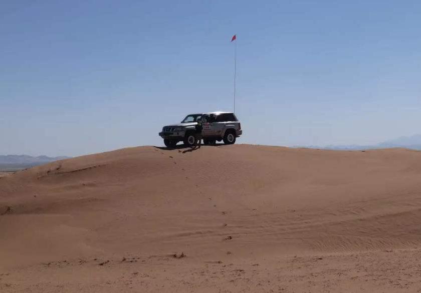 如果你掉进沙子里该怎么办,如果你掉进流沙中怎么自救呢