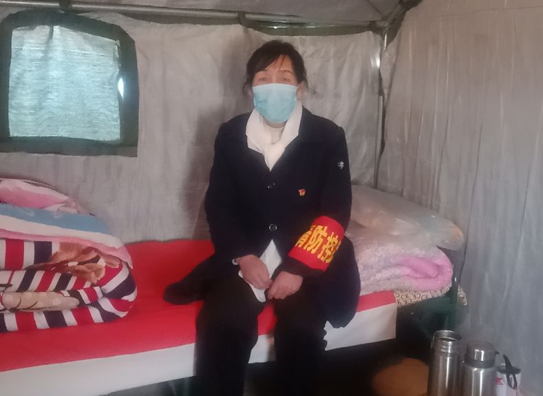 69岁网格长：帐篷里的守护