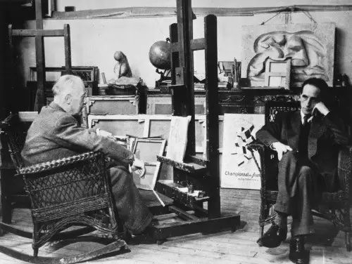 杜尚如是说：艺术要么是剽窃，要么是革命