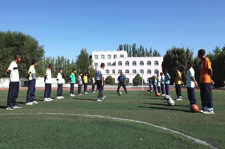 足球梦的引路人——阿不都黑里力·吉里力