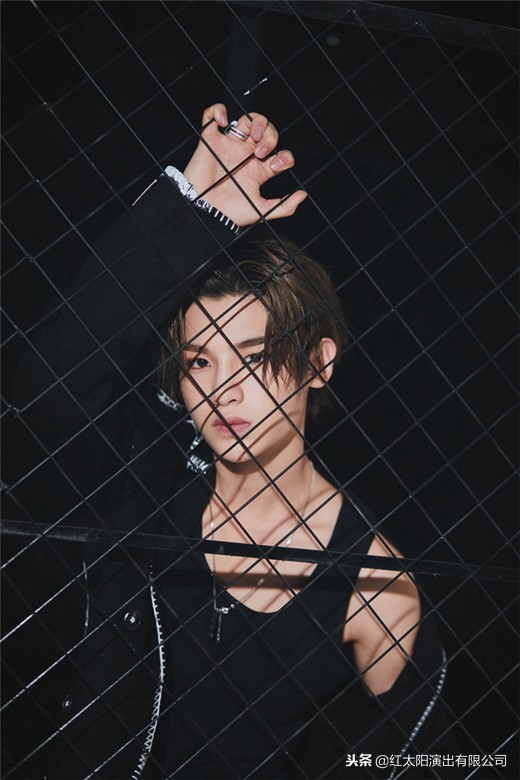 justin首发专辑hardroad,justin的单曲