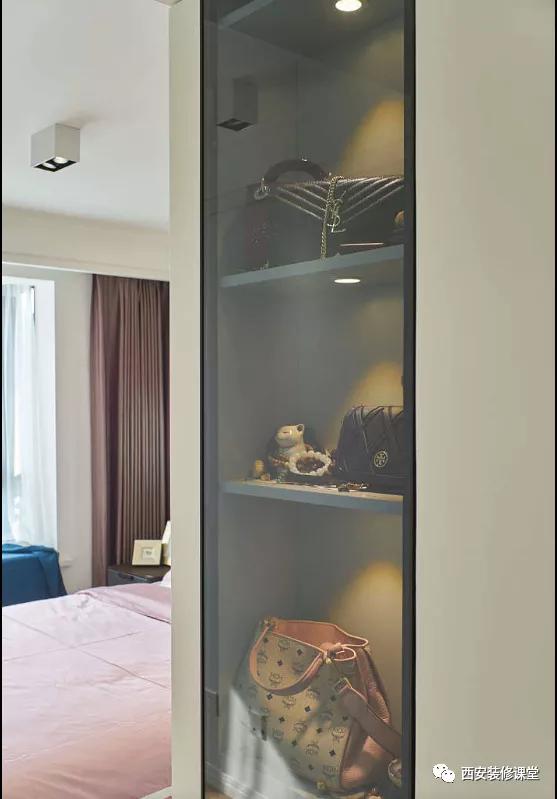 衣柜侧面难看怎么装饰好看,定制衣柜侧面的缝怎么解决