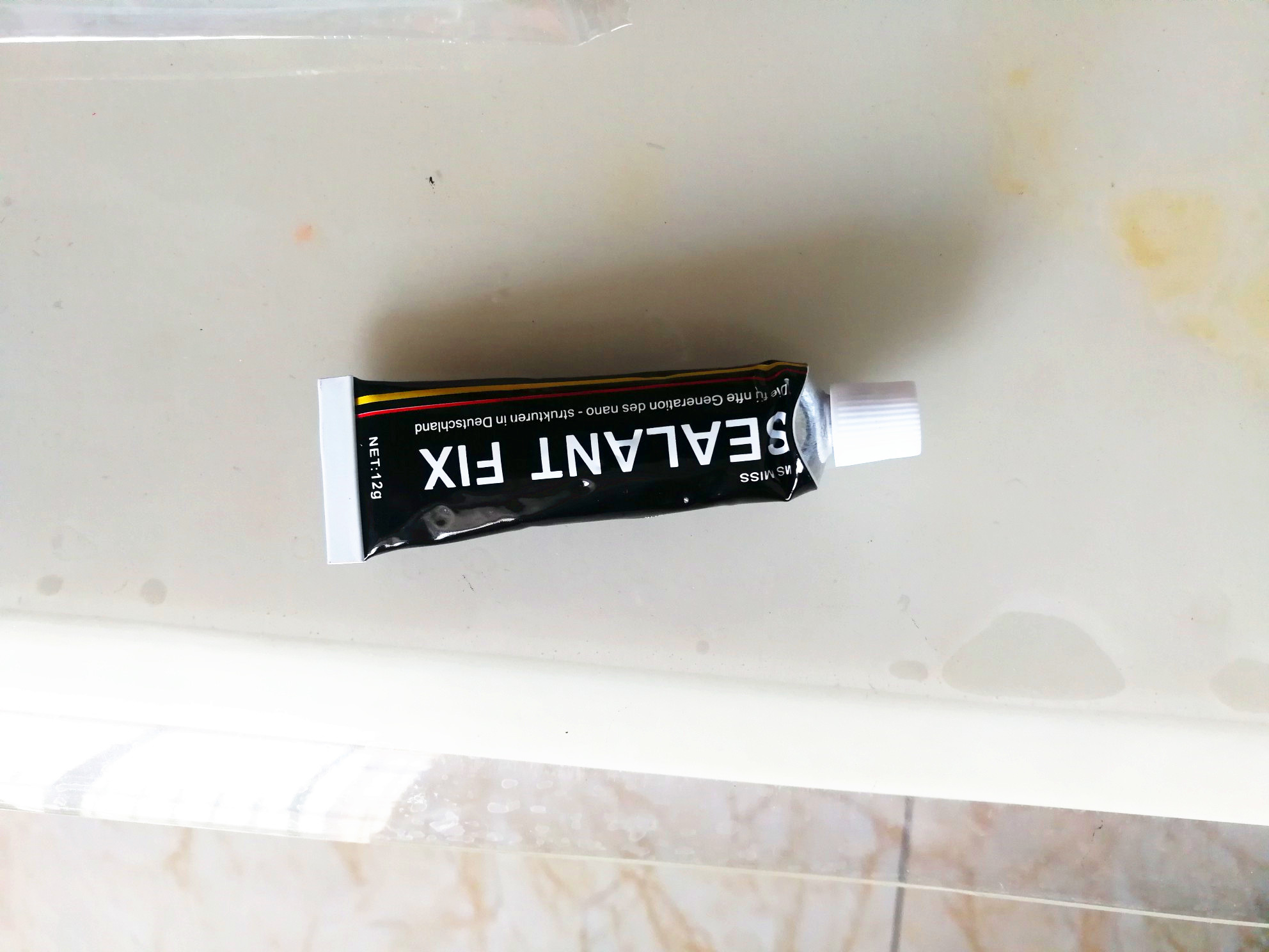 免钉贴牢固还是免钉胶牢固,免钉晾衣杆怎么装牢固