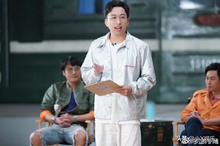 女演员换衣服遭*拍偷**勒索，于正深夜发文怒斥：这种人死不足惜