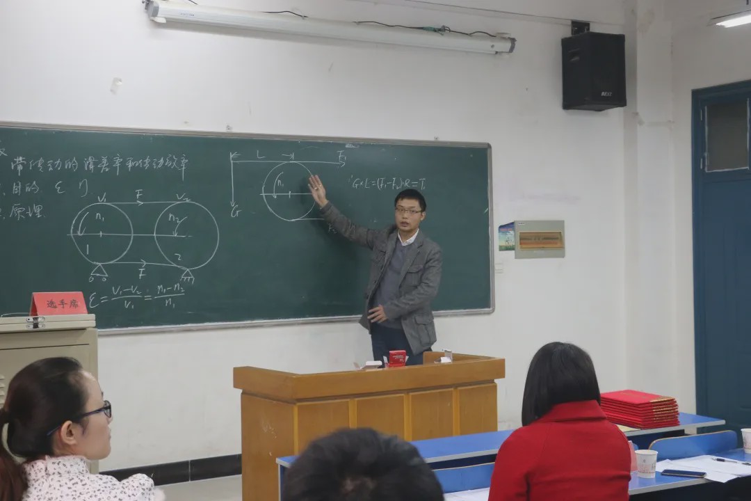 毛不易护士站姿,毛不易护士标准站姿