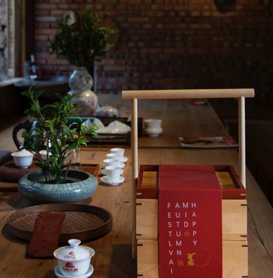 中秋创意礼盒包装空盒子,中秋月饼礼盒通版牛皮纸包装案例