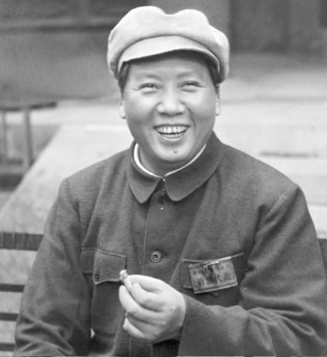 1945年重庆谈判，毛*东泽**停烟8小时，老蒋听闻：此人不可小视