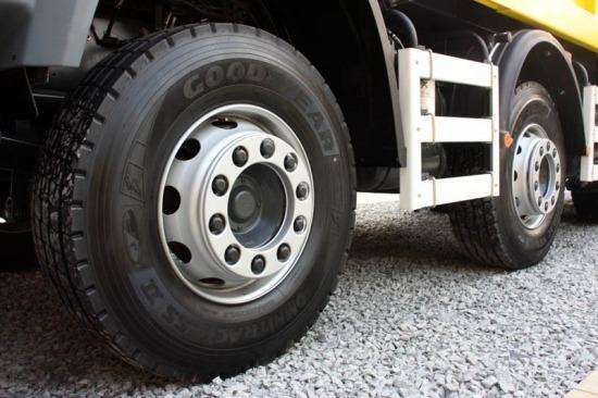 大货车的轮毂为什么前凸后凹,为什么货车轮毂前后不一样