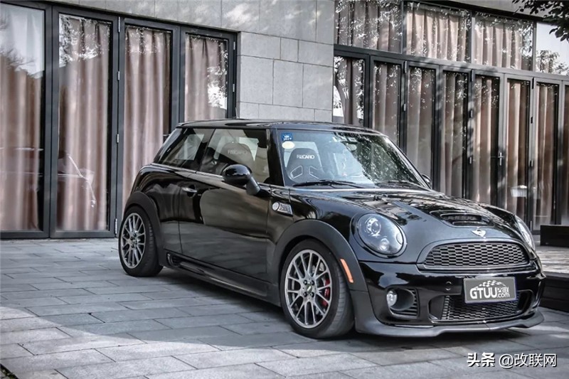 这是情怀体现的MINIR56JCW帅到爆炸