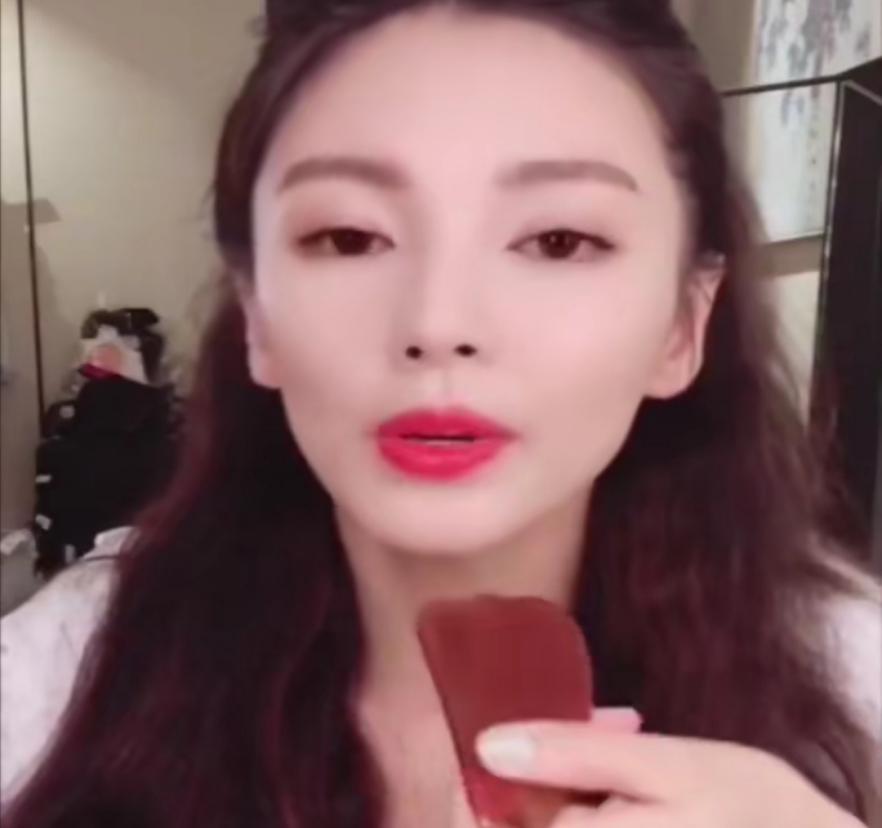 用完爽肤水再用醒肤露,用完爽肤水马上用乳液