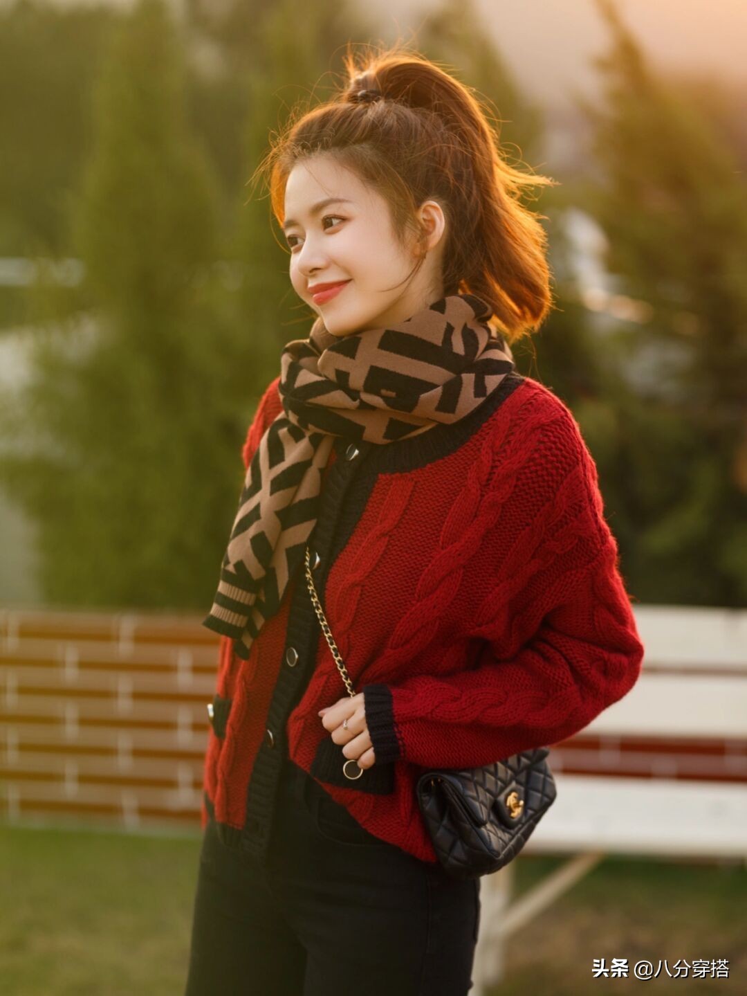 显白气质又柔软渐变慵懒风毛衣,女士简约风穿搭技巧白色毛衣搭配