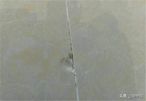 瓷砖为什么掉下来,瓷砖为什么会脱落如何修补最重要