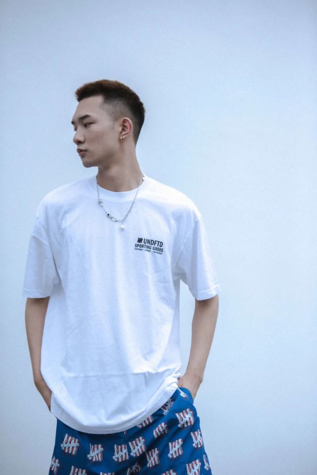 秘！陈冠希和神秘大佬一起拍的Vlog视频，深扒一下，手慢无