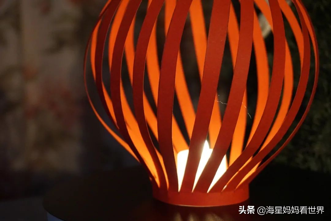 春节喜气洋洋大红灯笼高高挂,红红火火喜气洋洋百家姓灯笼