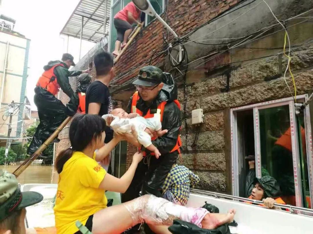 中国最美特警视频,中国最美警察背影