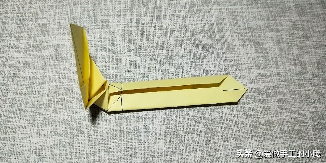 最简单的折纸金刚狼爪教程,用折纸折金刚狼爪